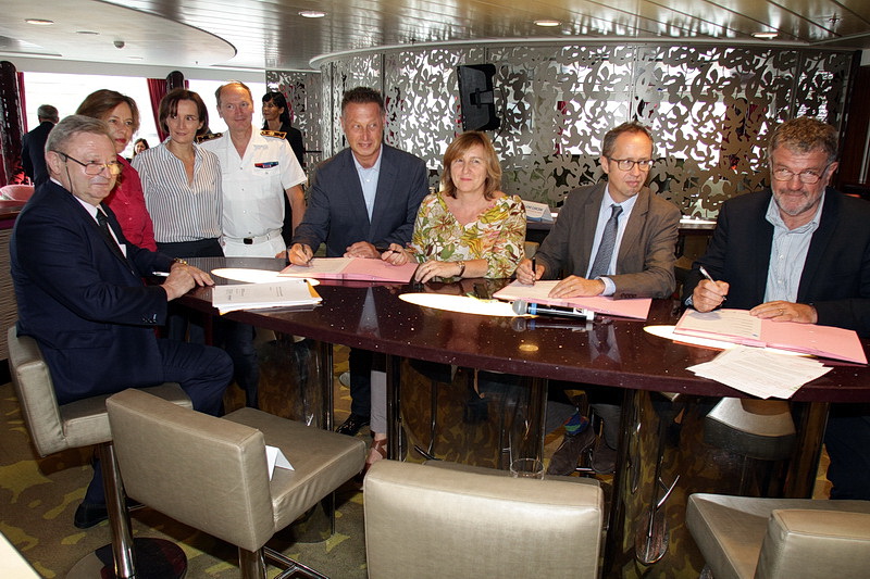 La Méridionale dirigée par Marc Reverchon vient de signer une charte pour l’éco-navigation avec le réseau d’aires maritimes protégées de la Méditerranée (Photo Robert Poulain)