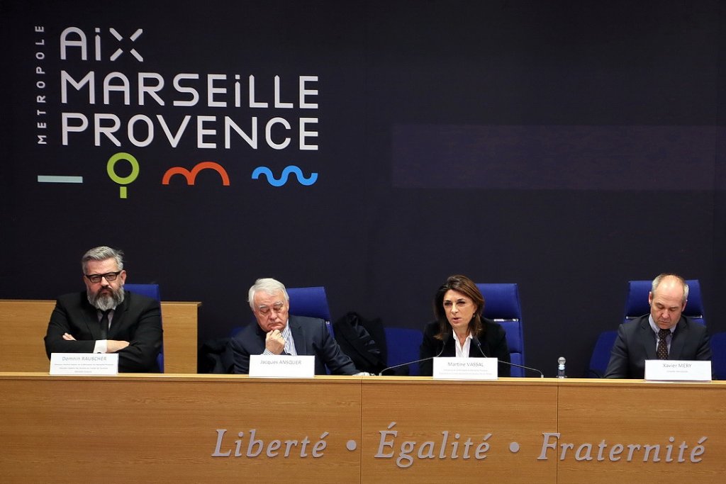 Martine Vassal entourée de Xavier Méry, Jacques Ansquer et Dommin Rauscher a présenté sa stratégie territoriale de lutte contre l'habitat indigne et dégradé (Photo Robert Poulain)