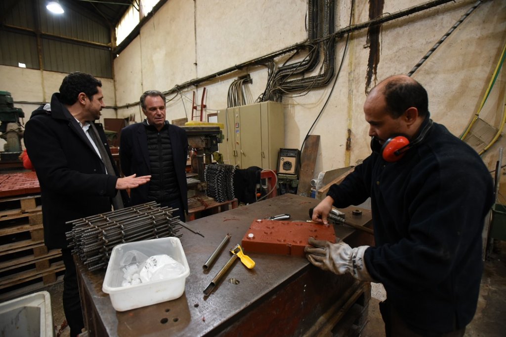 Renaud Muselier accompagné de Christophe Testa, directeur de MP industries a visité cette entreprise familiale (Photo Jean-Pierre Garufi)