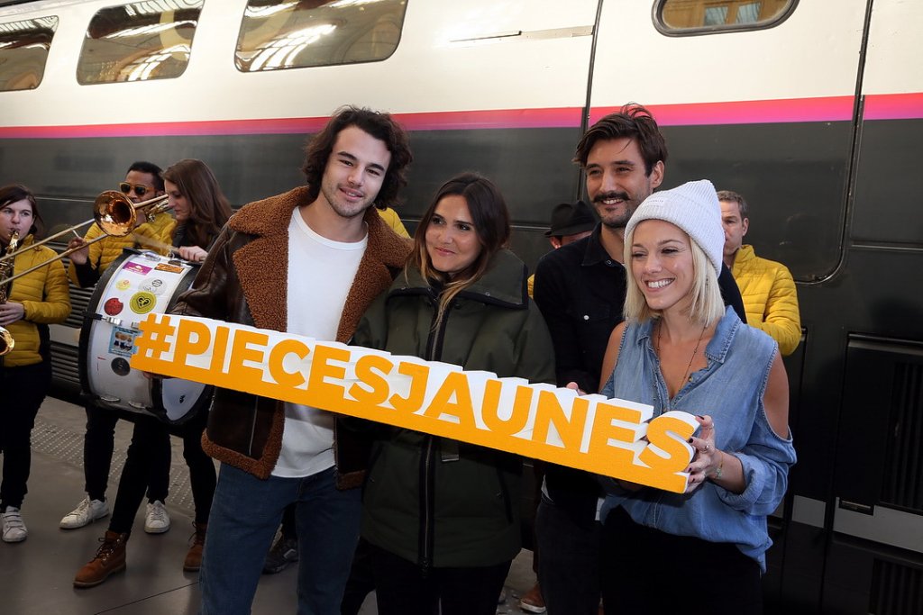 Les artistes Joyce Jonathan, Jérémy Frérot, Anaïs Delva ont sillonné la France pour la collecte des pièces jaunes (Photo Robert Poulain)