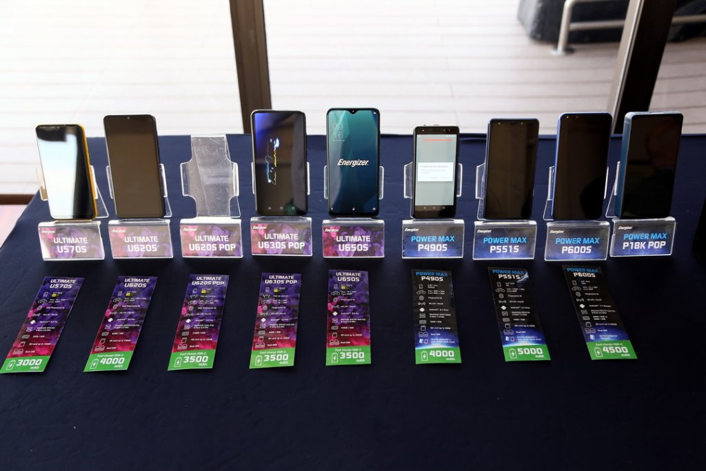 La nouvelle gamme de téléphone Energizer (Photo Robert Poulain)