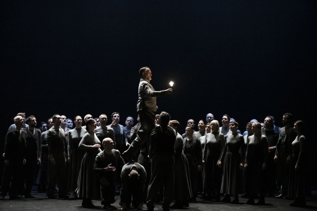 Simplicité et magie sont au programme de cette nouvelle production de  l’opéra romantique de Carl Maria von Weber. (Photo Julien Benhamou)