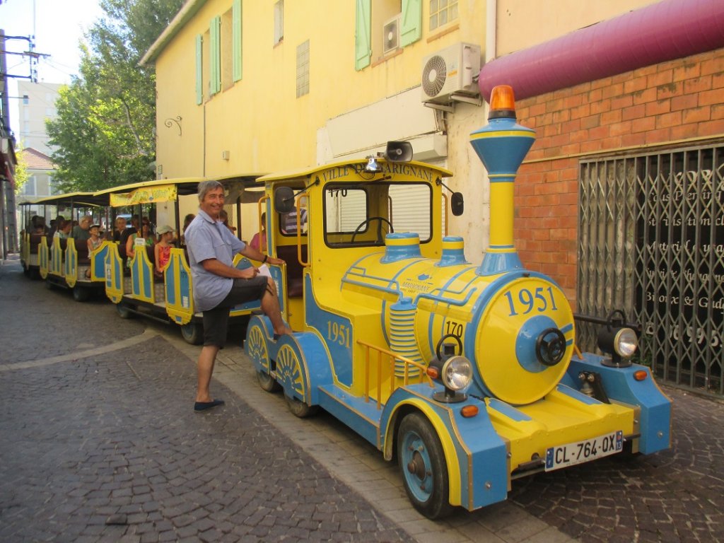Michel Méténier parti pour une viste guidée de la Ville avec le petit train (Photo O.T Marignane)