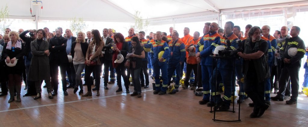 Les salariés de l'usine étaient présents dans le public lors de l'inauguration de nouvelles unités (Photo D.R.)