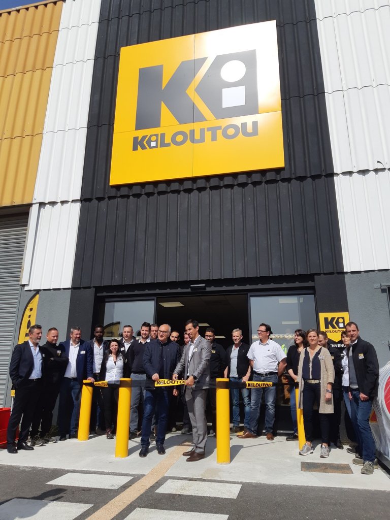 Inauguration le 2 avril de Kiloutou Carros par Florent Bonneau, Directeur régional Kiloutou Paca et le maire de Carros Charles Scibetta (Photo D.R.)