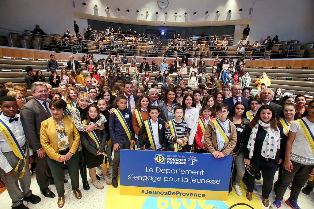 La 2e promotion du Conseil départemental des Jeunes de Provence adoubée lors de la plénière (Photo Robert Poulain) La 2e promotion du Conseil départemental des Jeunes de Provence adoubée lors de la plénière (Photo Robert Poulain)
