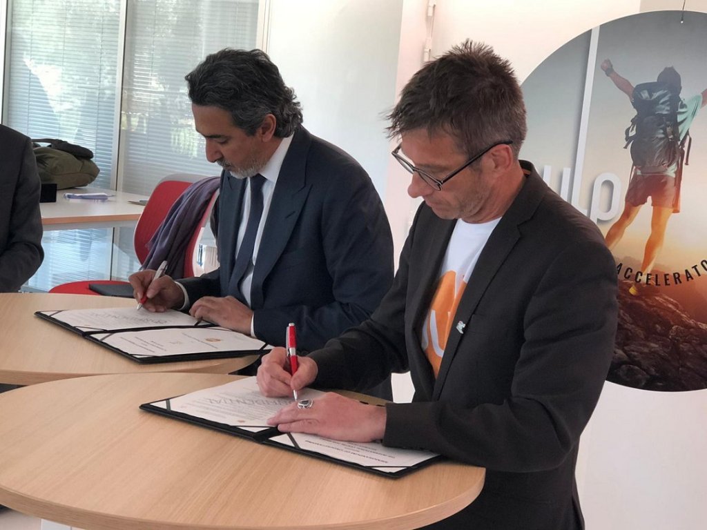 Mohammed Hanzab (ICSS) et Pierre Distinguin (Pulp) ont signé un partenariat (Photo D.R/ ICSS)