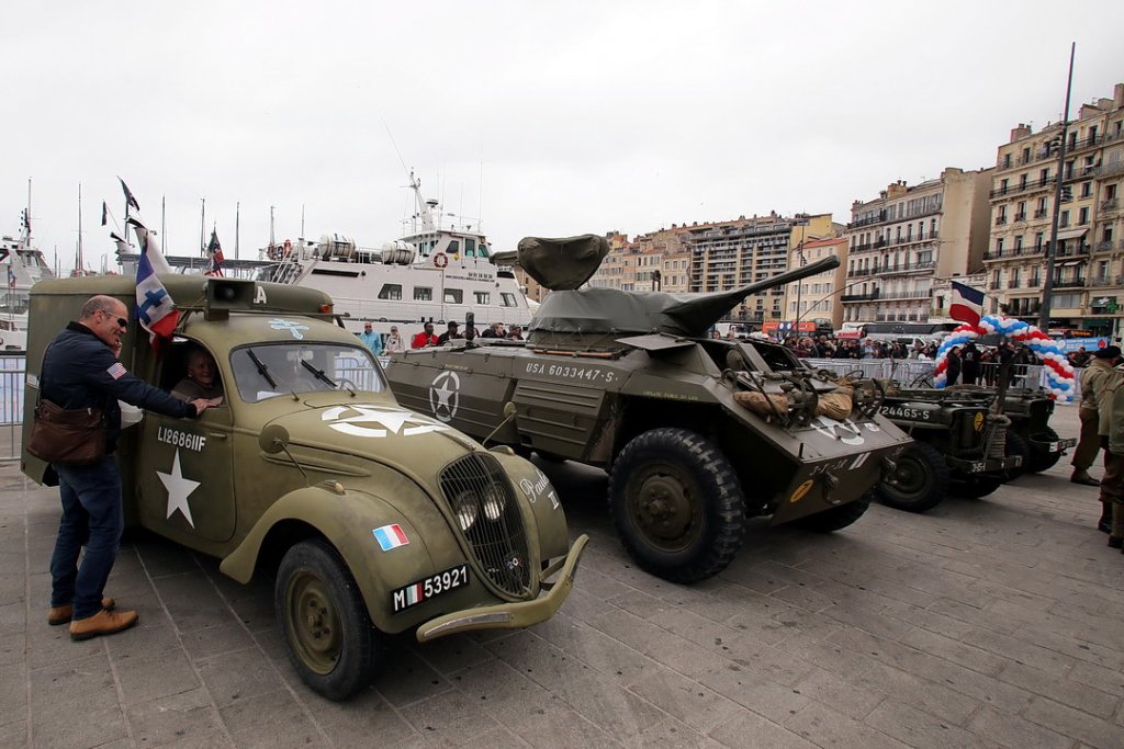 Exposition de vieilles guimbardes de guerre apportées pas les Américains du musée de la Mémoire militaire (Photo Robert Poulain)