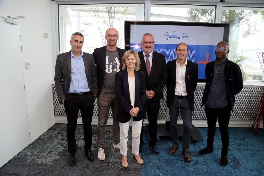 Une partie de l'équipe de Cane et des représentants d'entreprises membres du réseau (Photo Robert Poulain)