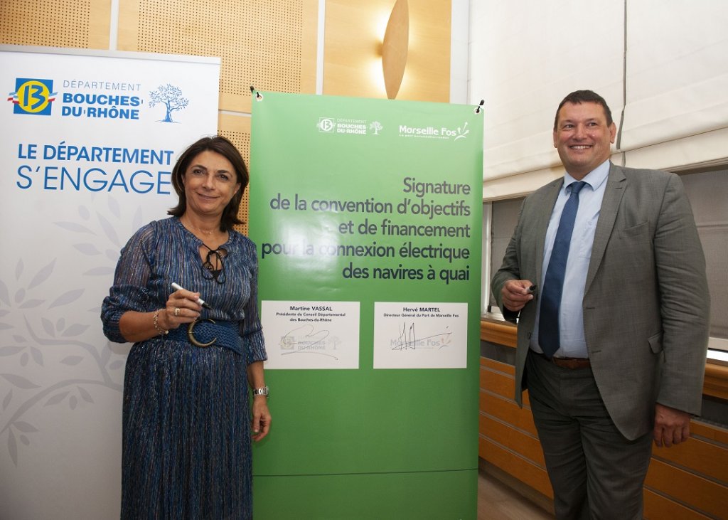 Signature d'une convention d'objectifs et de financement entre Martine Vassal et Hervé Martel (Photo Chaminas laure/GPMM)