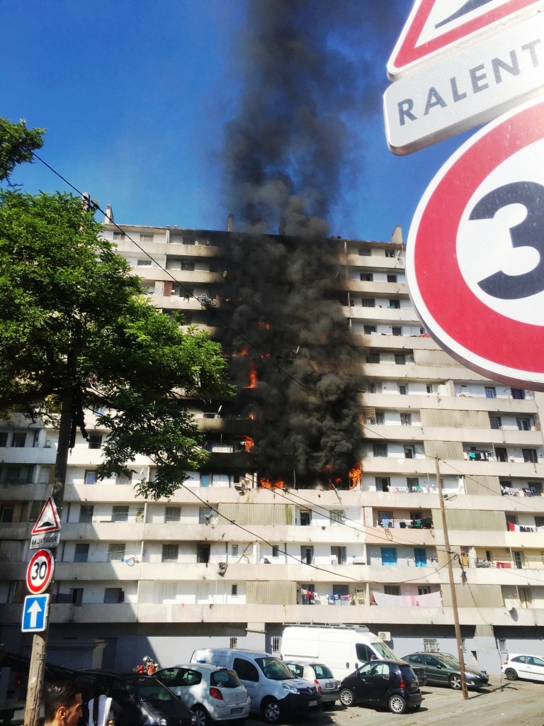 Le feu s'est propagé aux étages supérieurs (Photo BMPM)