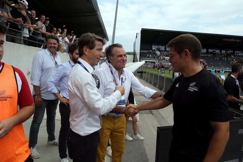 A l'issue du match le président de région Renaud Muselier & Denis Philipon, président de Provence Rugby ont félicité Fabien Cibray le nouveau manager général du Club  (Photo Robert Poulain)