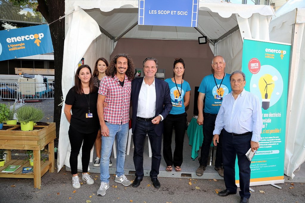 Au stand des Scop Renaud Muselier, le président de la Région Sud, Franck Maillé, des scop (Photo Robert Poulain)