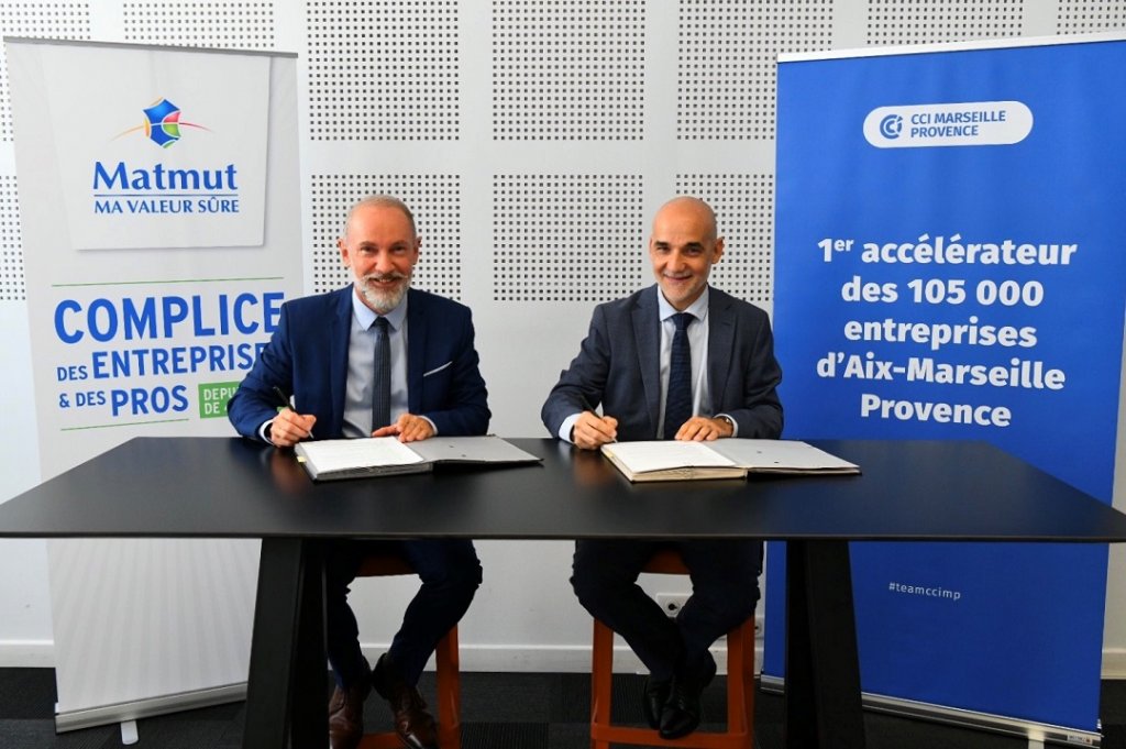 Eric Langlois (à gauche), en charge à la Matmut des relations et partenariats avec les chambres consulaires et Philippe Blanquefort, Directeur Général de la CCI Marseille Provence. (Photo : François Moura / CCIMP)