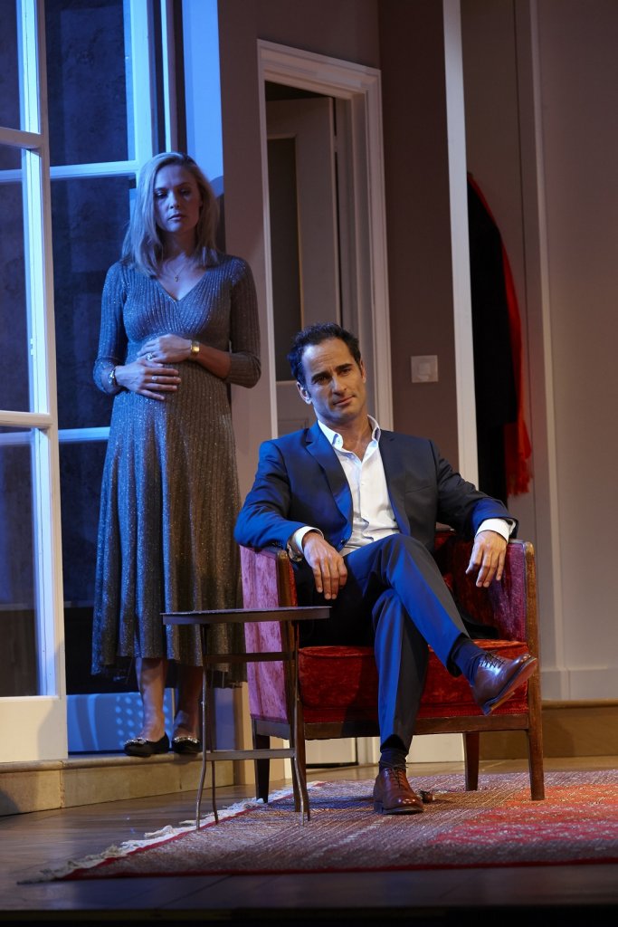 Lilou Fogli et Florent Peyre dans "Le Prénom" (Photo Bernard Richebé)