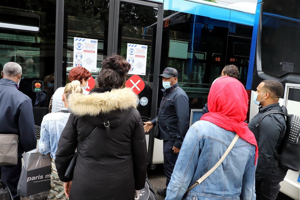 Les usagers sont tous masqués (Photo Robert Poulain)