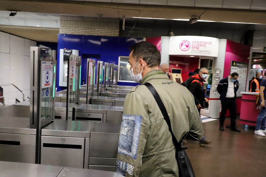 Dans le métro une affluence raisonnable  (Photo Robert Poulain)