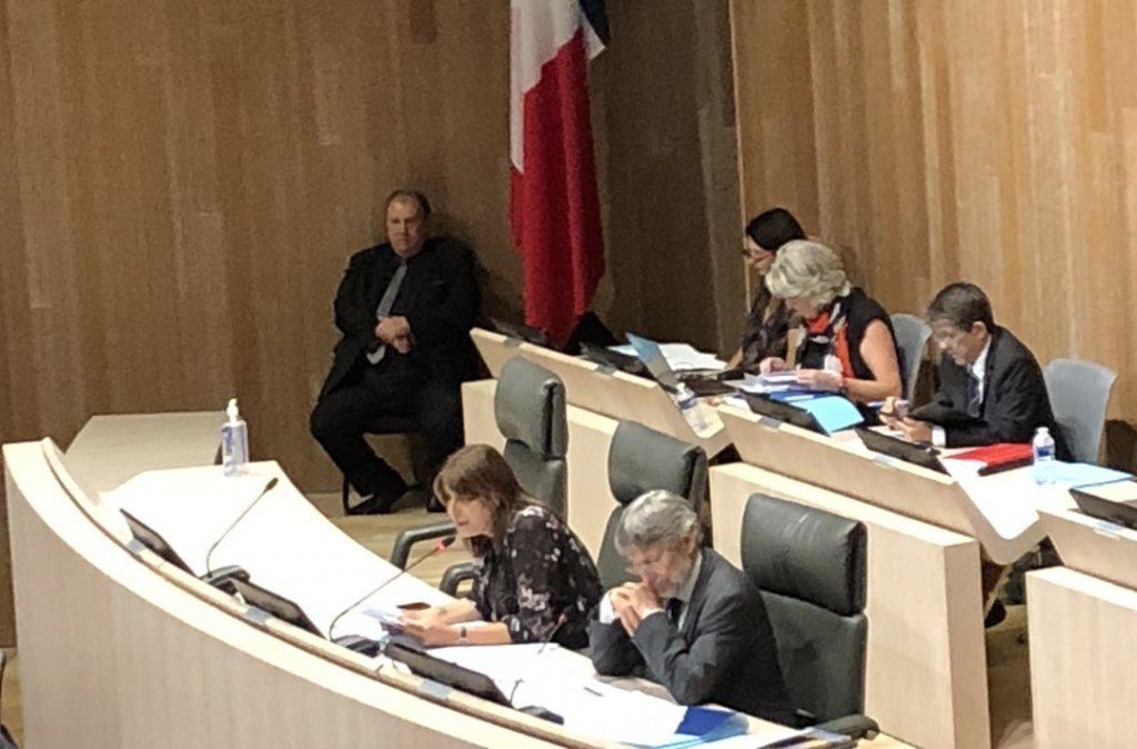 Michèle Rubirola, la maire de Marseille a tenu sa première séance du conseil municipal (Photo Mireille Bianciotto) Michèle Rubirola, la maire de Marseille a tenu sa première séance du conseil municipal (Photo Mireille Bianciotto)