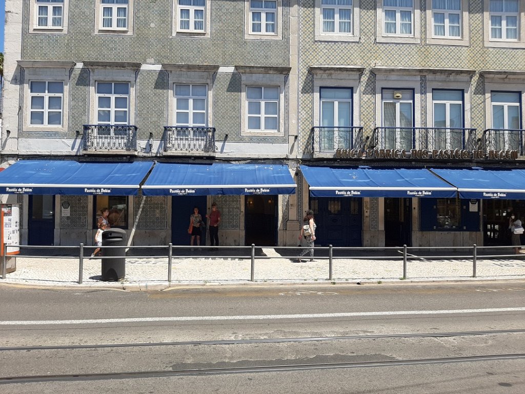 Avec ses tentes bleues, la fameuse boutique de la 