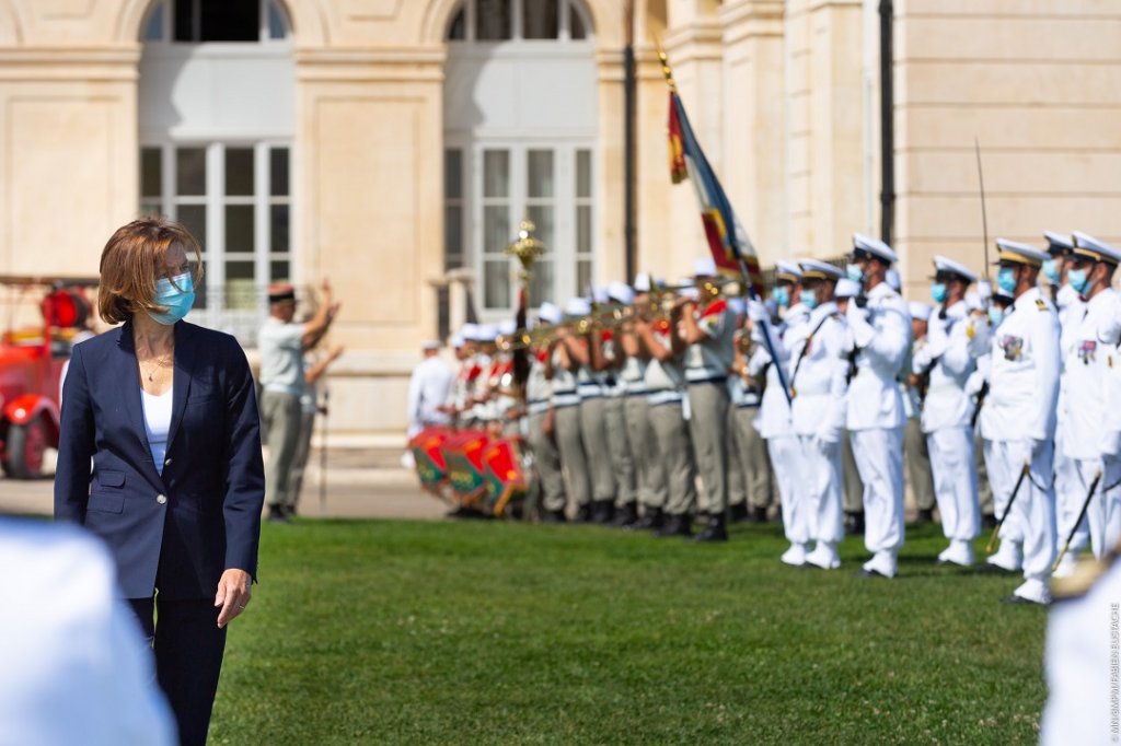 Florence Parly, ministre des Armées, rend hommage au Bataillon de Marins-Pompiers de Marseille (Photo BMPM/MN/Fabien Eustache)