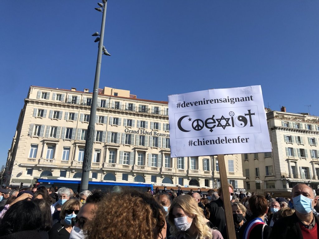 Manifestation à Marseille en hommage à Samuel Paty  (Photo Mireille Bianciotto)