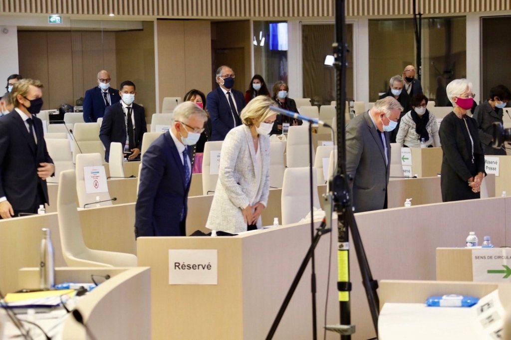 Minute de silence observée par les présidentes et présidents de région @Regionsdefrance