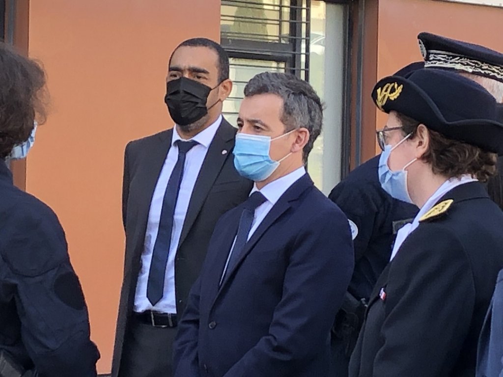 Le ministre de l'Intérieur entouré de la préfète de police des Bouches-du-Rhône, Frédérique Camilleri et du député LREM des Bouches-du-Rhône, Saïd Ahamada (Photo Mireille Bianciotto) Le ministre de l'Intérieur entouré de la préfète de police des Bouches-du-Rhône, Frédérique Camilleri et du député LREM des Bouches-du-Rhône, Saïd Ahamada (Photo Mireille Bianciotto)