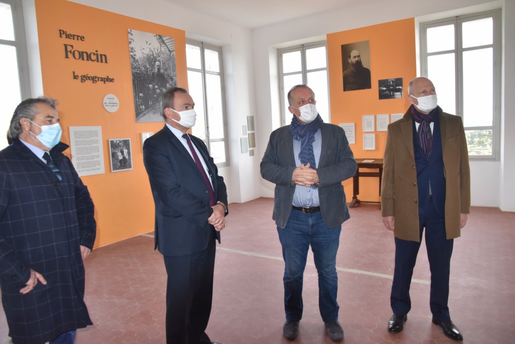 Le préfet au coeur de l'un des projets au domaine Foncin @ Alain Blanchot