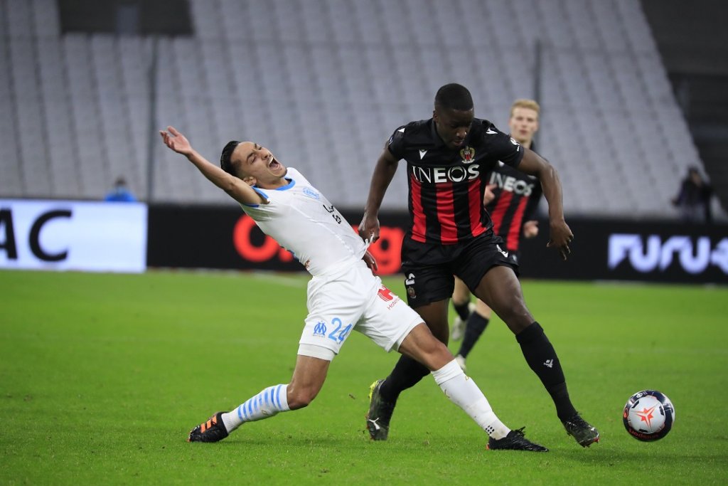 Deux buts pour Saif-Eddine Khaoui à la lutte avec un Niçois (Photo Wallis.fr/Laurent Saccomano
