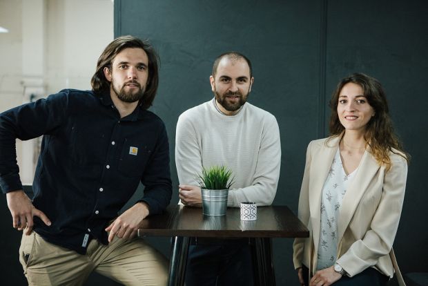 L’équipe de Tchek : (de g à d) Anton Fert, Sofiane Benabdallahd et Léa Chevry ©Tchek