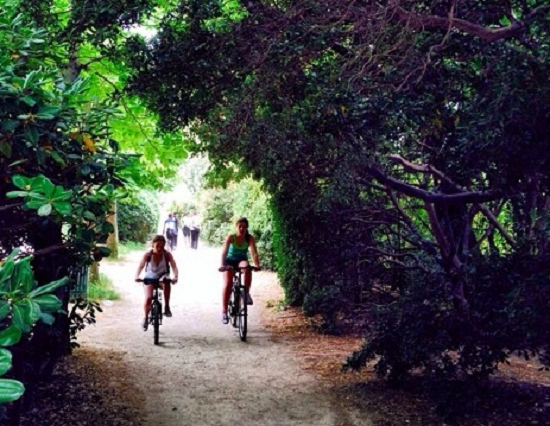 A bicyclette... en balade hors de Menton (Photo Hagay Sobol)