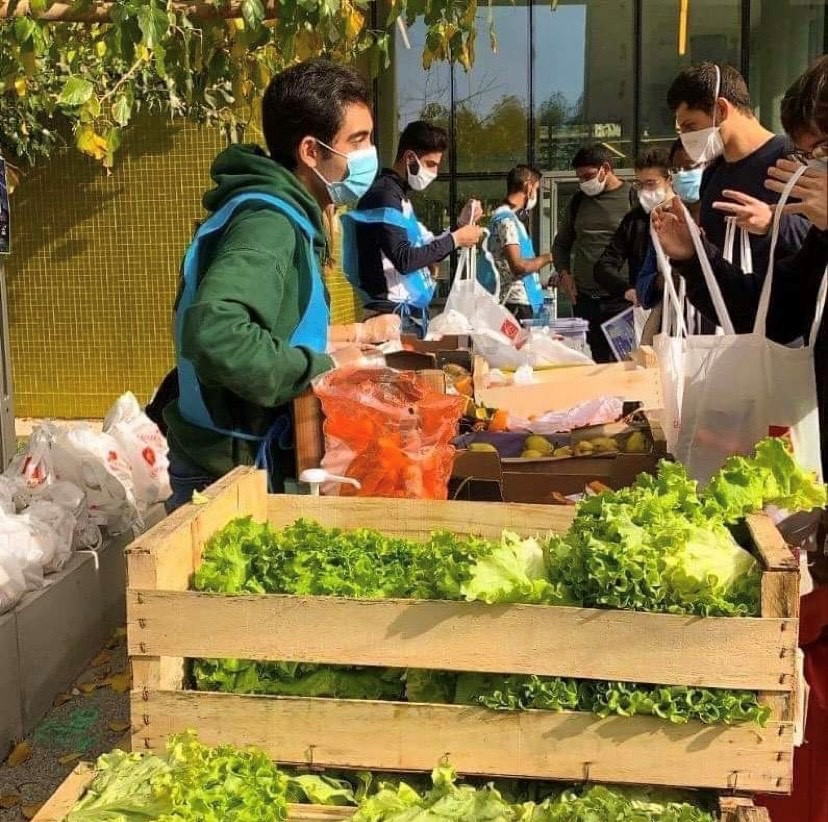 Distribution de denrées alimentaires gratuites pour les étudiants ©Fami