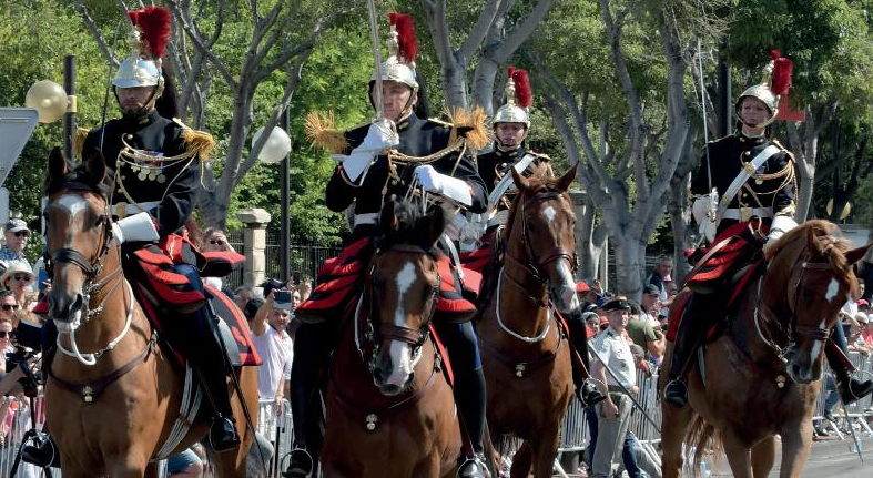 Détachement à cheval de la garde républicaine © ville de Marseille