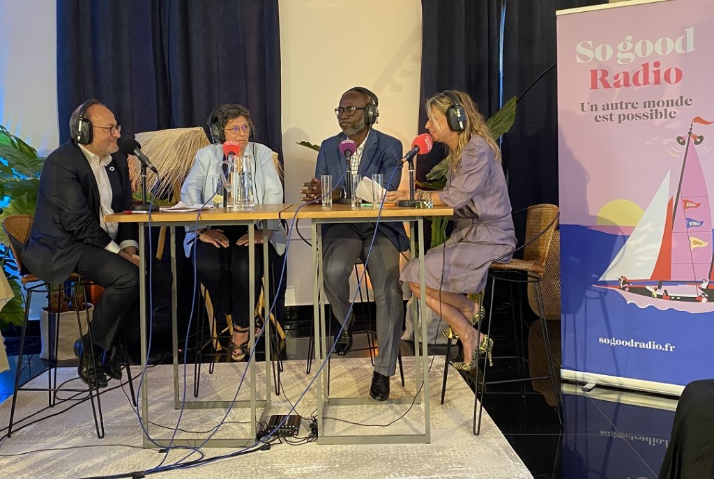 De gauche à droite Rémy Rioux, Directeur Général de l’AFD - Valérie Verdier, Présidente de l’IRD - Suspense Averti Ifo, écologue forestier et chercheur enseignant au Congo ©MA/BDx