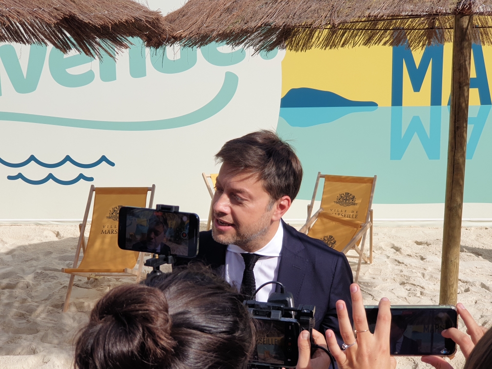 Benoît Payan, maire de Marseille a inauguré le stand de la Ville ©Franck Maillé