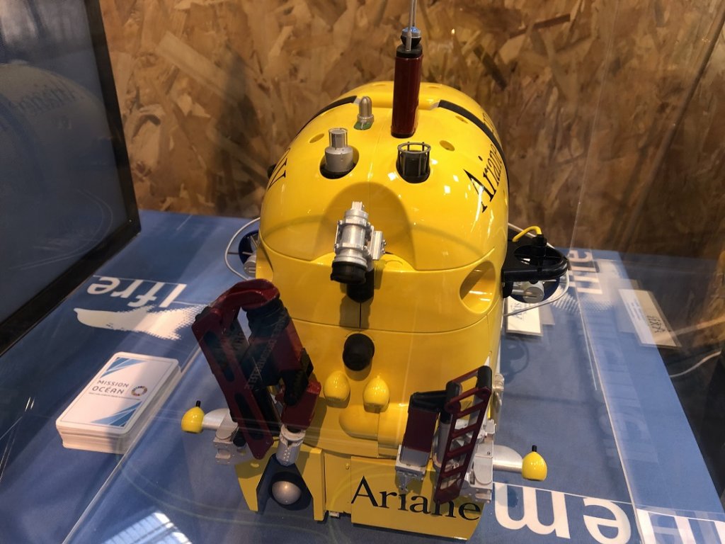 Maquette d’Ariane, robot des profondeurs de l’océan, avec des bras articulé. Il est utilisé par les chercheurs de l’Ifremer et commandé par une simple manette de jeu (Photo Mireille BIANCIOTTO) Maquette d’Ariane, robot des profondeurs de l’océan, avec des bras articulé. Il est utilisé par les chercheurs de l’Ifremer et commandé par une simple manette de jeu (Photo Mireille BIANCIOTTO)