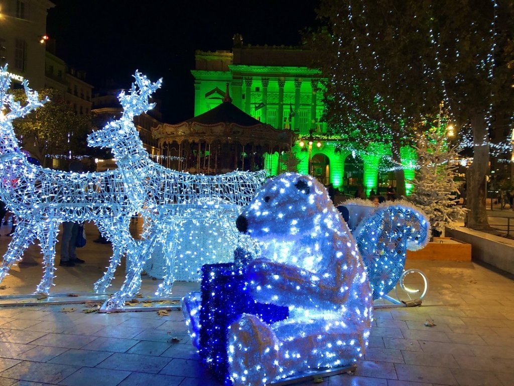 Ambiance festive place du Général de Gaulle ©ville de Marseille
