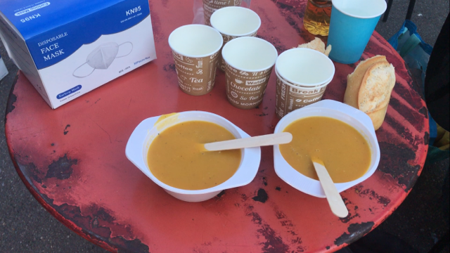 Une soupe gastronomique a permis d'apporter un peu de chaleur à ceux qui subissent le froid du temps et de l'indifférence © Joël Barcy