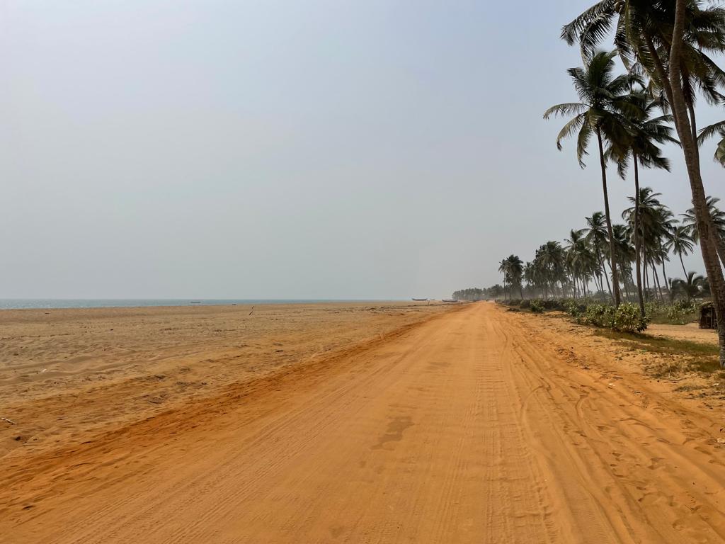 Route des Pèches vers Ouidah (Sogea Satom) ©AV