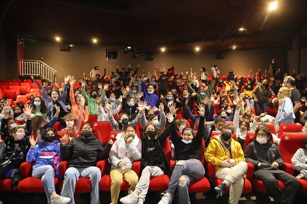 Des collégiens au cinéma Pathé Madeleine DE Marseille pour découvrir en avant-première le film "le temps des secrets" de Christophe Barratier ©DépartementBdR