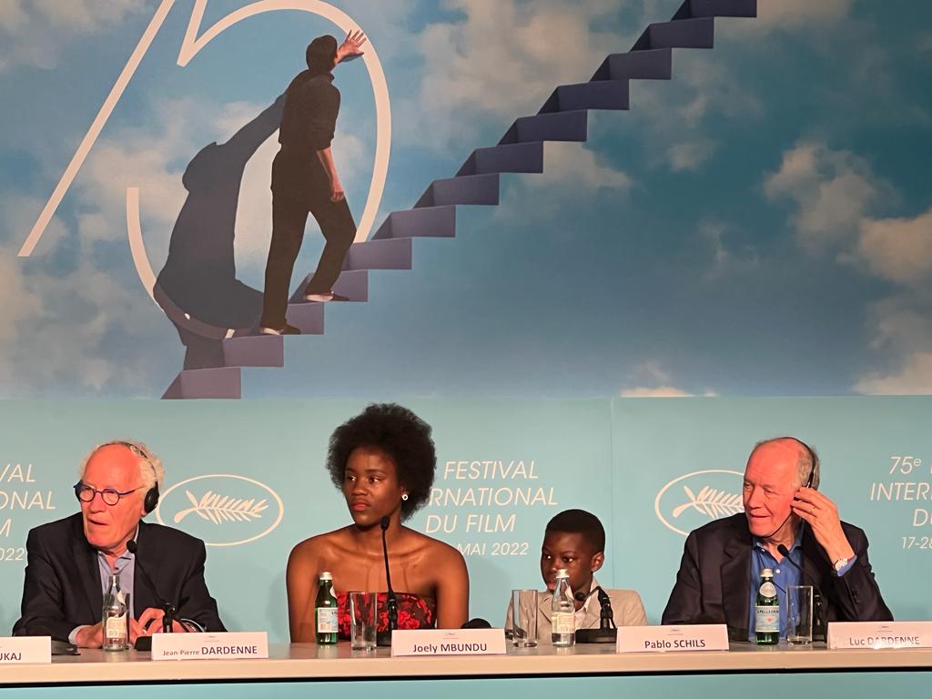 Pour les Frères Dardenne  ce film est dédié à  Pour les Frères Dardenne  ce film est dédié à
