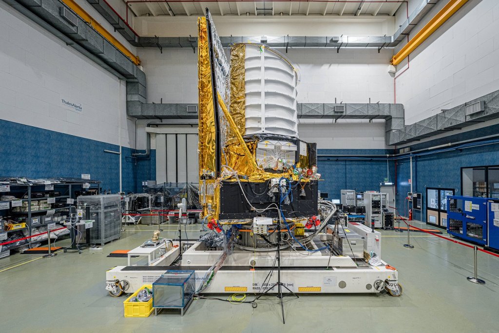 Le satellite Euclid sera prochainement transféré vers le site de Thales Alenia Space à Cannes © Thales Alenia Space Le satellite Euclid sera prochainement transféré vers le site de Thales Alenia Space à Cannes © Thales Alenia Space