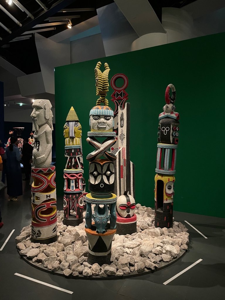 Un Alo-Alo ou Totem d’Hervé Youmbi (Photo A.V.)