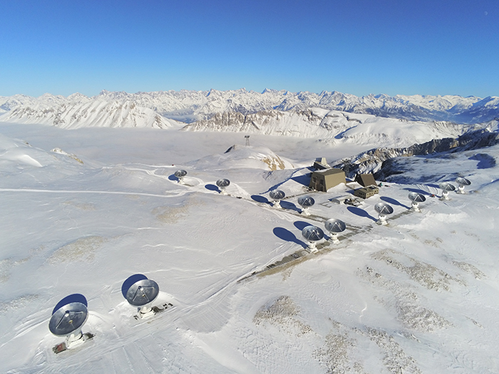 L’observatoire Noema, équipé d'un réseau de douze antennes radio. © Jérémie Boissier/Iram/CNRS Photothèque