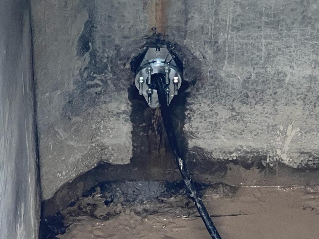 Le câble est de la taille d’un tuyau d’arrosage (Photo Joël Barcy)