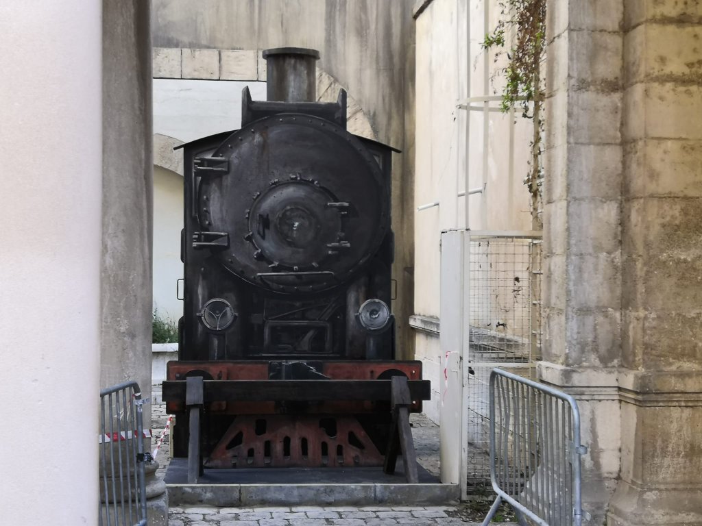 Une locomotive dans les couloirs du Conservatoire de marseille (Photo P.G.)