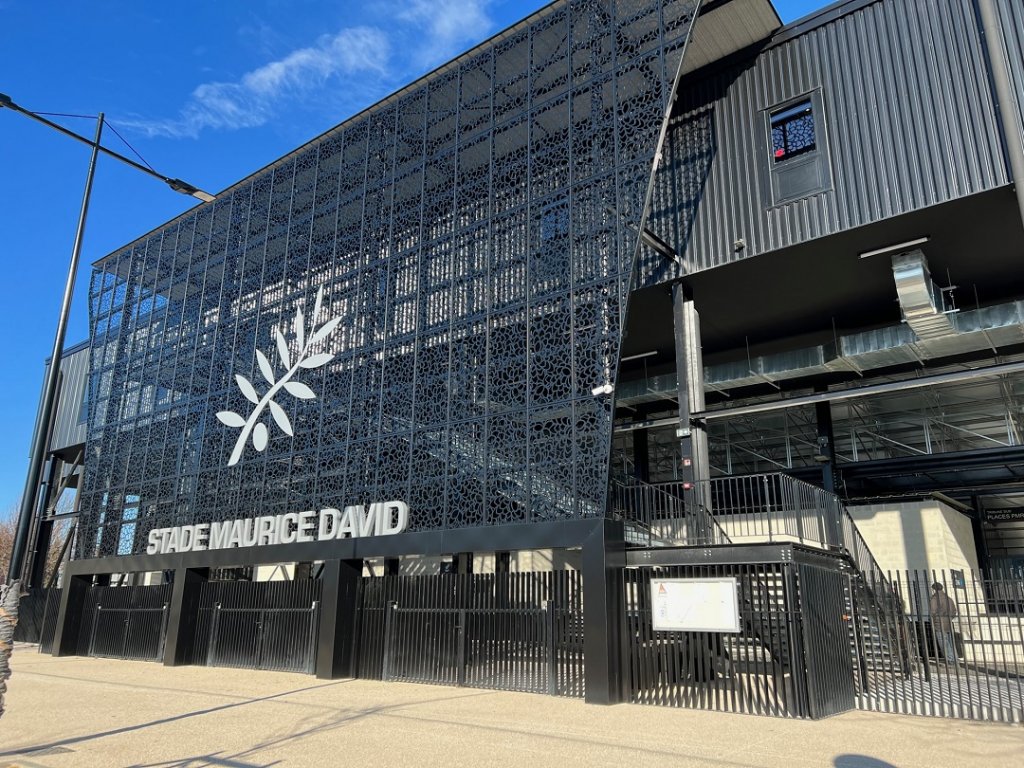 La nouvelle tribune sud du stade Maurice David ouvrira ses portes ce vendredi soir 6 janvier. (Photo M.E.) La nouvelle tribune sud du stade Maurice David ouvrira ses portes ce vendredi soir 6 janvier. (Photo M.E.)