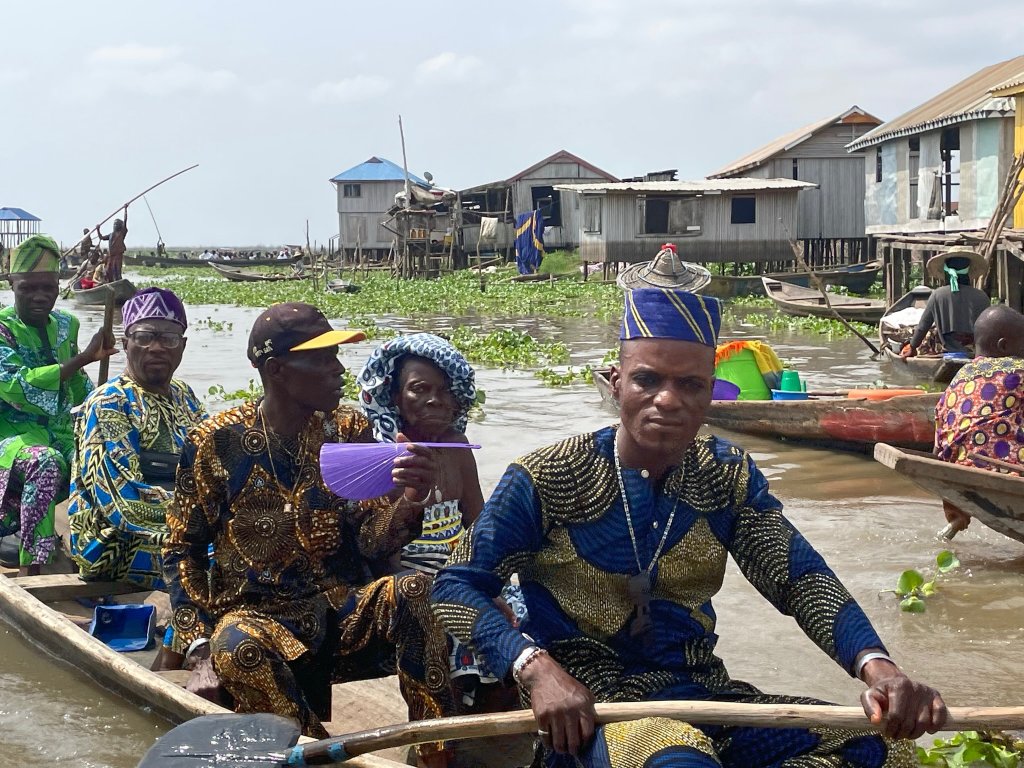 Ici tout le monde se déplace en pirogue (Photo Antoine Viallet)