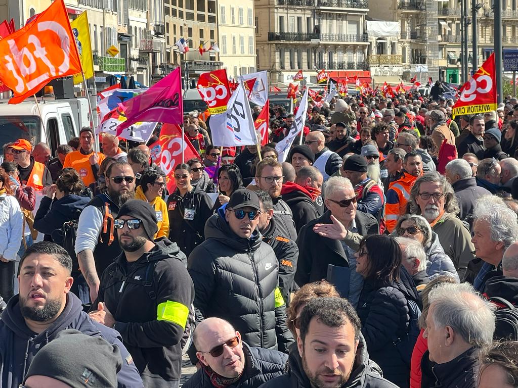 Quelque 160 000 personnes selon l'intersyndicale ont manifesté à Marseille (Photo Joël Barcy) Quelque 160 000 personnes selon l'intersyndicale ont manifesté à Marseille (Photo Joël Barcy)
