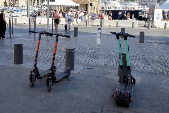 Les trottinettes devront être équipées d'une béquille double (Photo archives Destimed/RP)